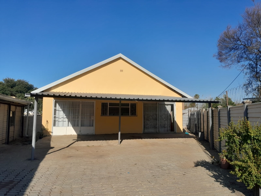 3 Bedroom Property for Sale in Oos Einde North West